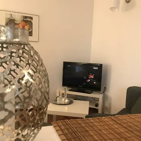 Julie's Centre دوبروفينك