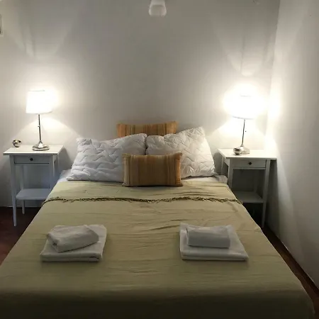 Julie's Centre Апартаменты *